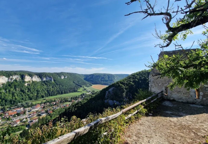 Ruine Schloss Hausen im Tal, Germany